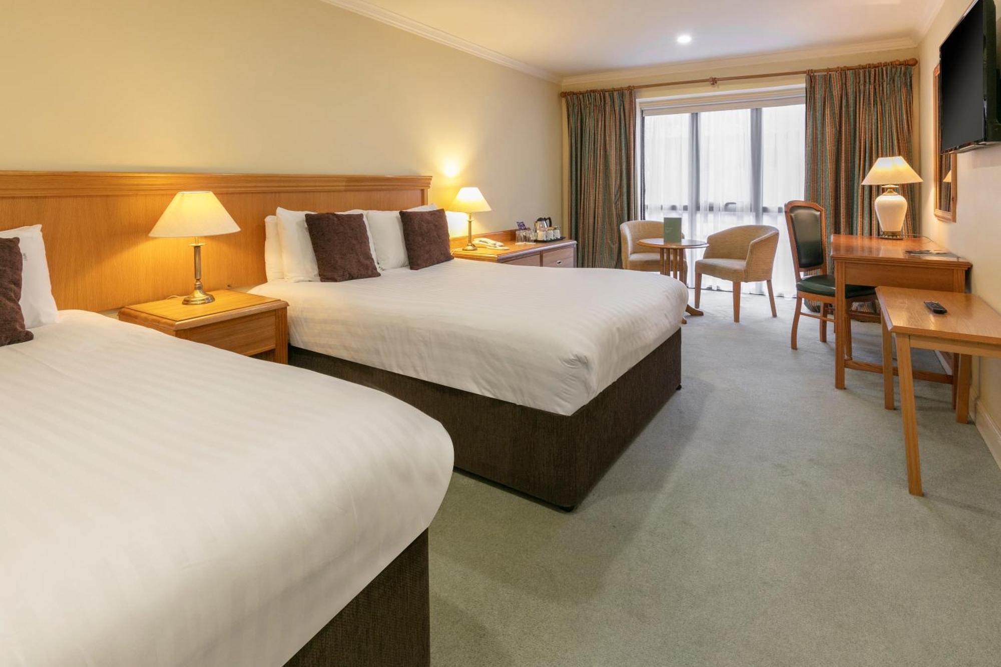 Knights Hill Hotel & Spa King's Lynn Esterno foto